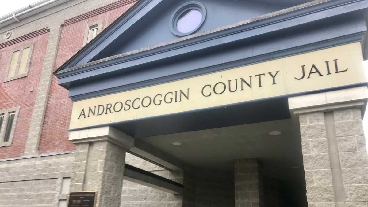 Inmates at Androscoggin County Jail holding second hunger strike