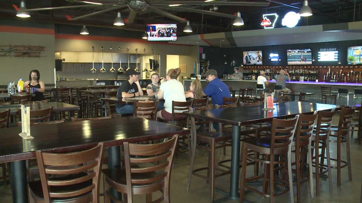 rogers-restaurant-prepares-for-phase-2-reopening-in-arkansas