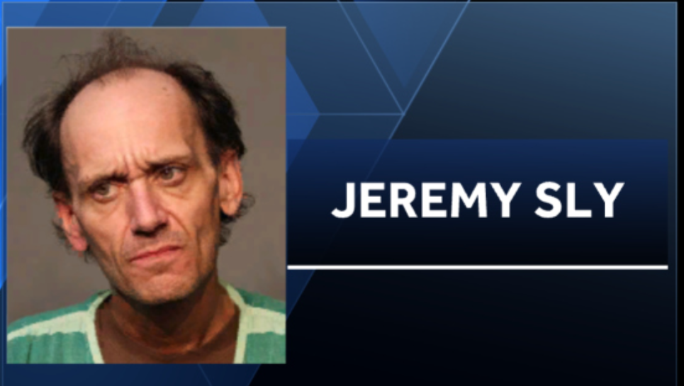Des Moines man charged after stabbing his dog with a knife