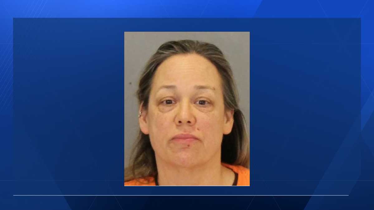 Omaha woman accused in fatal stabbing: Jury trial set