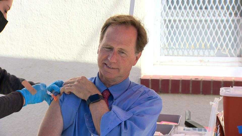 Anne Arundel leaders urge everyone to get shots for flu, COVID19