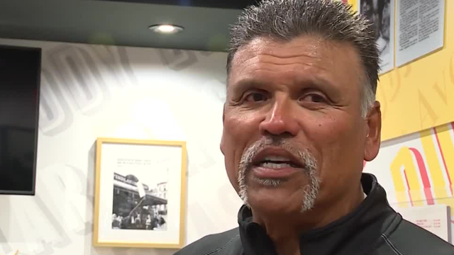 Anthony Muñoz foundation holds annual 'Shoegiving' event for local students - Vimarsana News