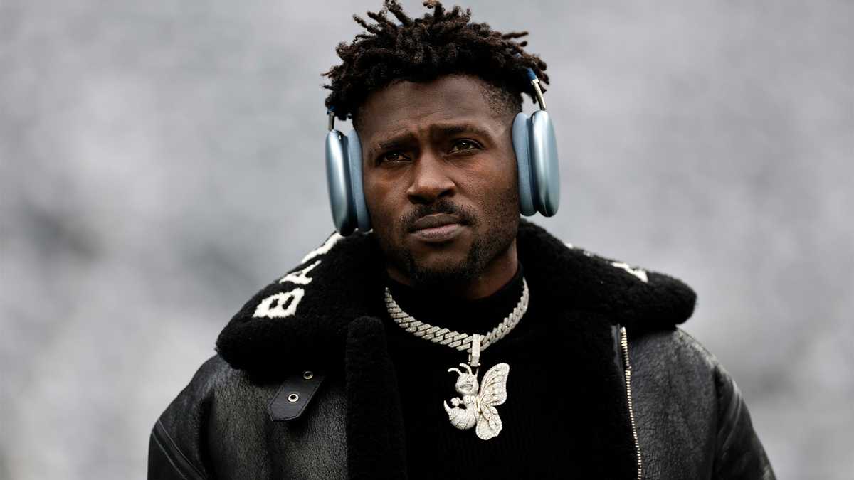 Tampa Bay Buccaneers Release WR Antonio Brown After Leaving Mid