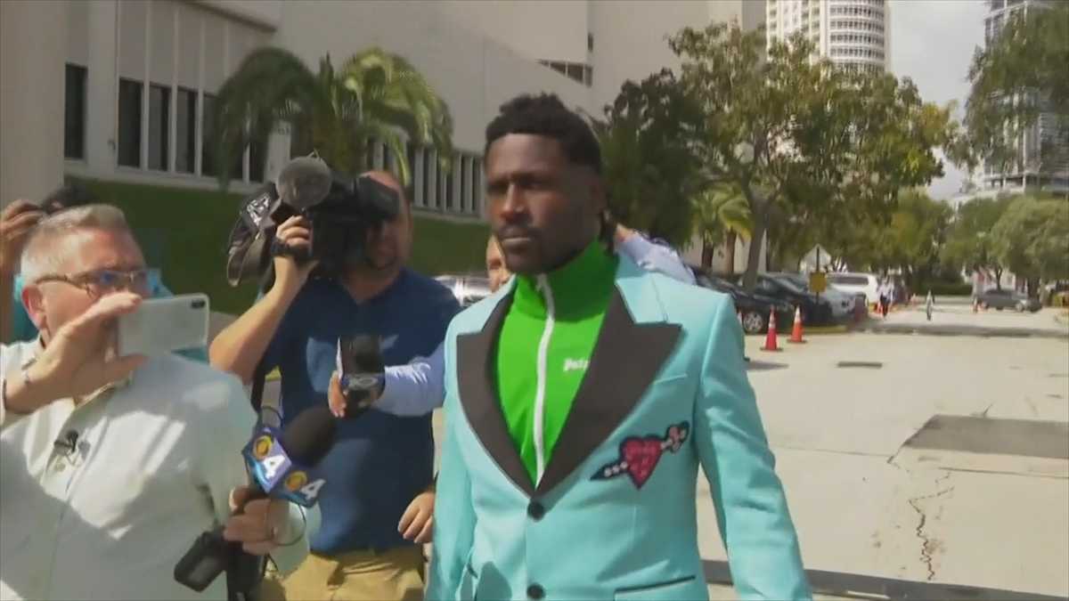 NFL free agent Antonio Brown gets probation for fight with driver