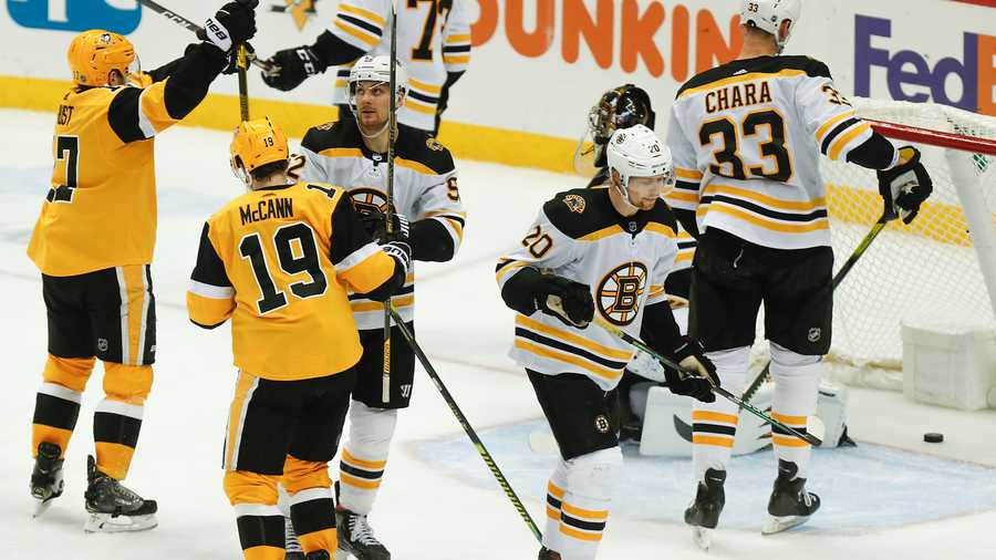 Boston Bruins beat Pittsburgh Penguins in high scoring game