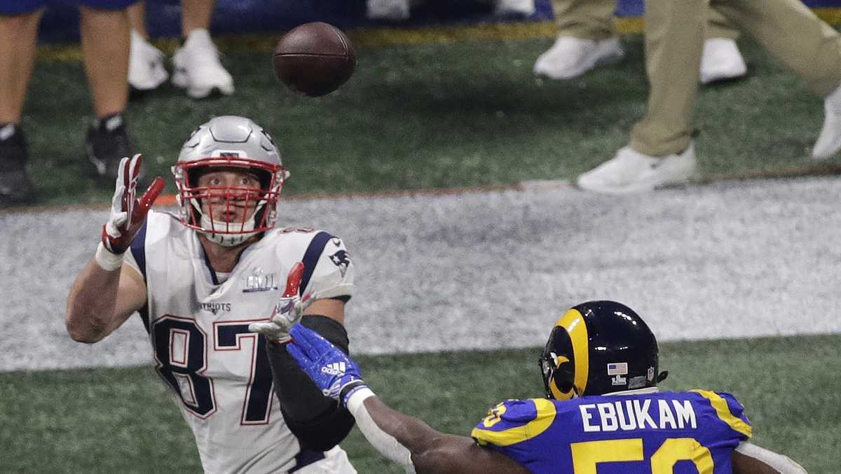 Robert Kraft's Patriots beat Rams 13-3 in lowest scoring Super Bowl ever