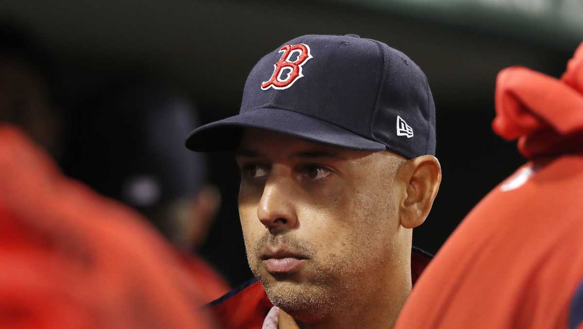 Alex Cora should have visited White House after Sox won World