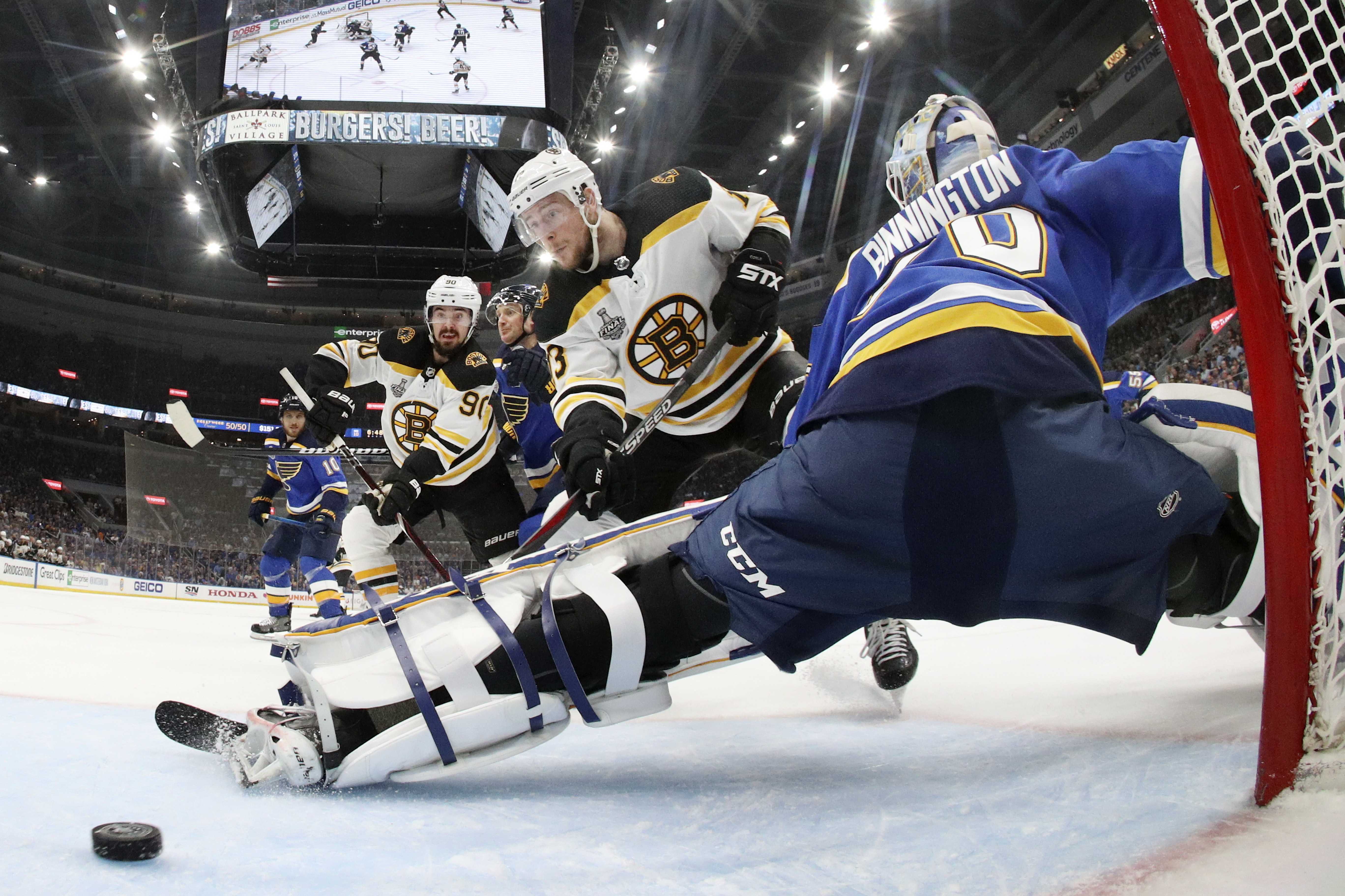 Bruins fall to Blues in Game 4 Stanley Cup Final series tied