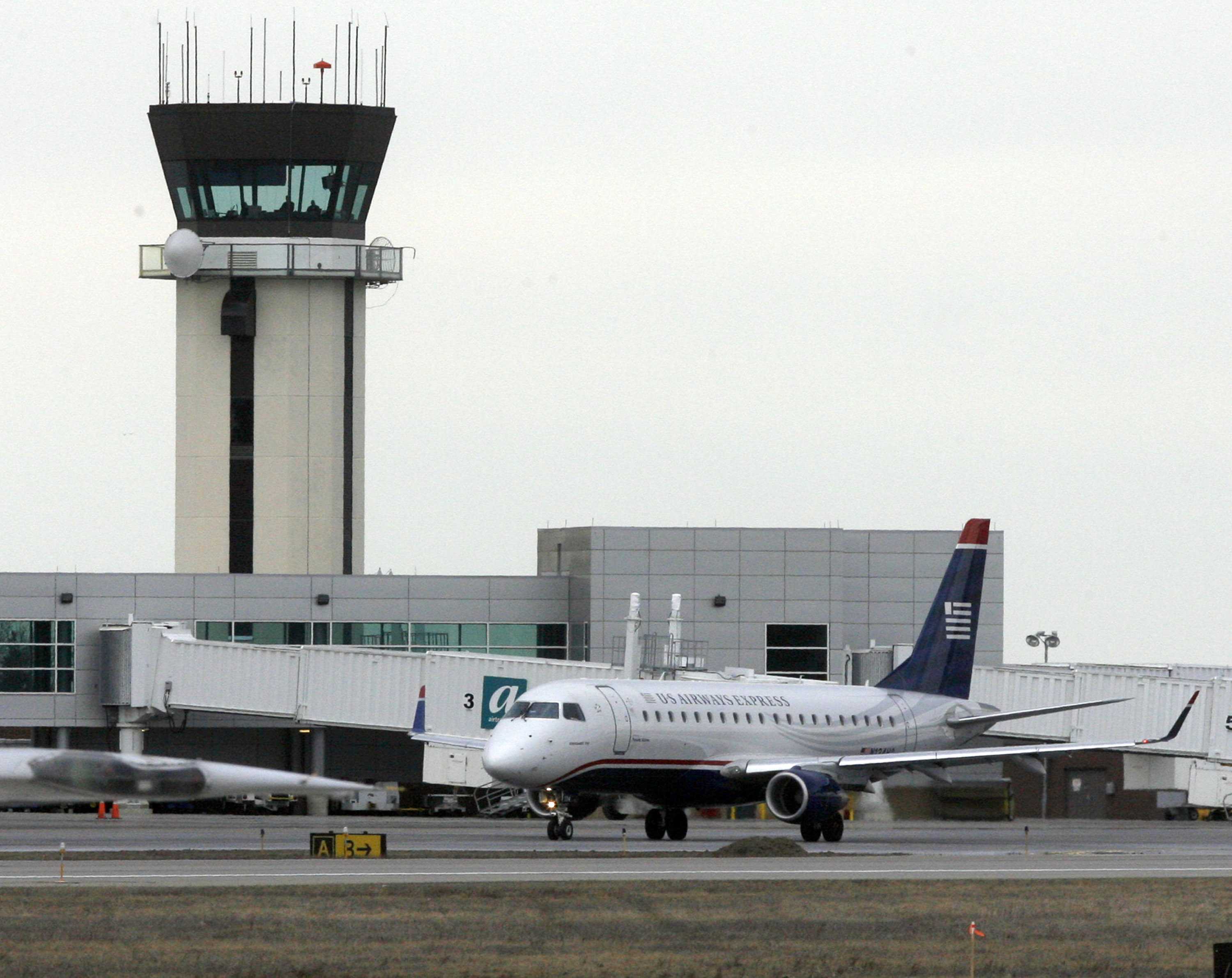 Vermont Airport Gets 15 9M Grant For Taxiway Expansion   Ap 090417147007 