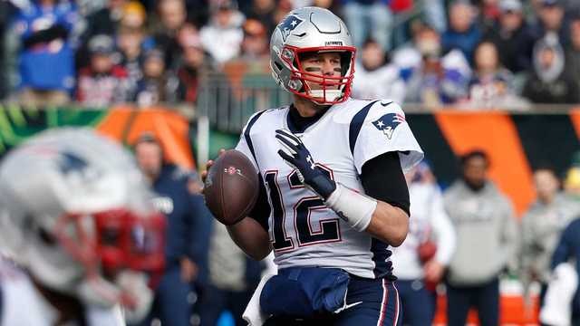 Cincinnati, OH, USA. 15th Dec, 2019. Tom Brady (12) of the New