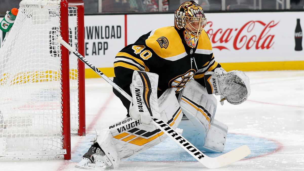 Bruins goalie Rask opts out of playoffs to be with family