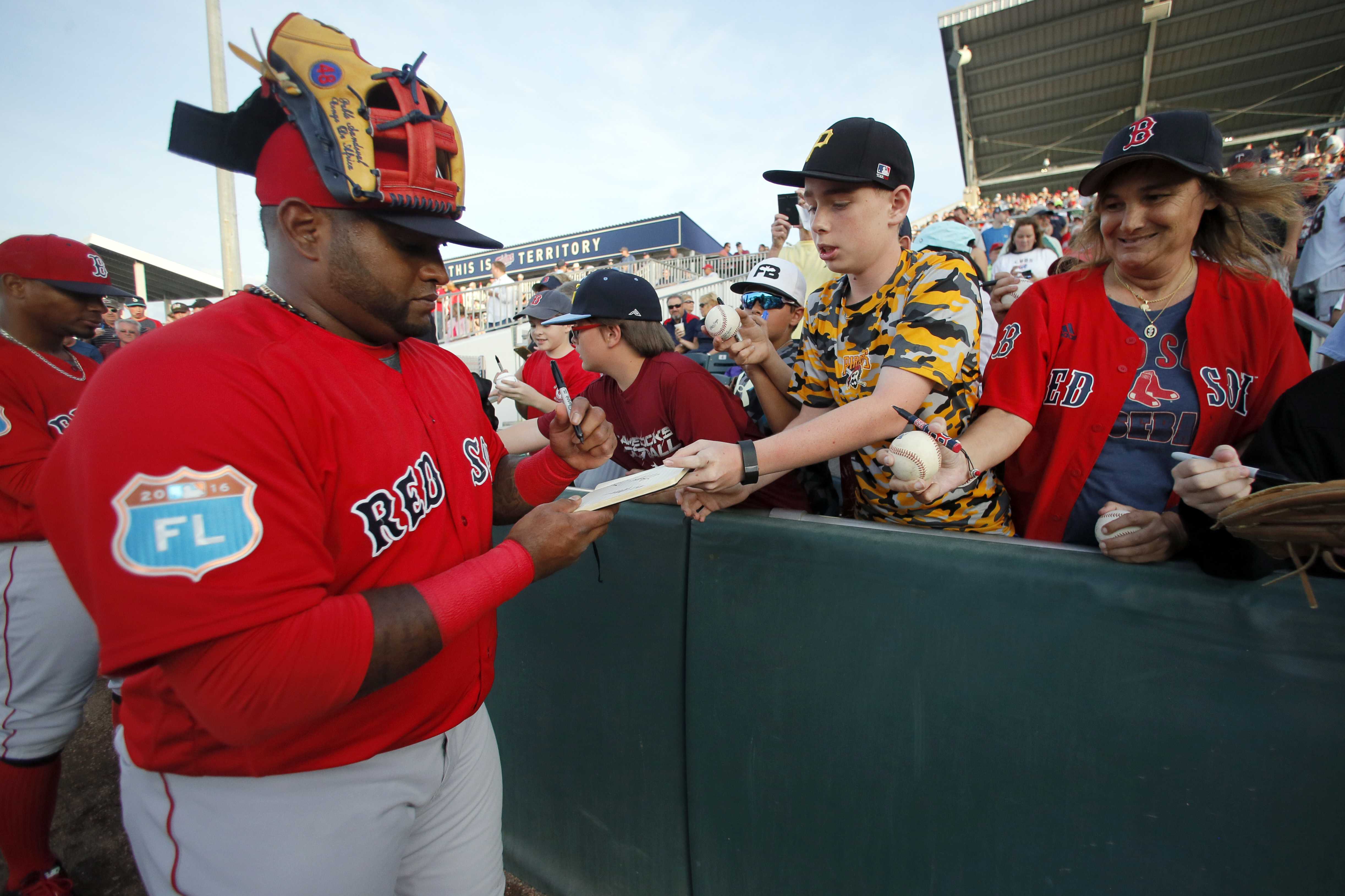 Pablo Sandoval shows off his stunning weight loss