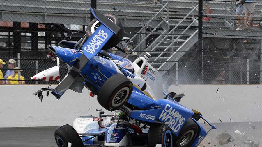 Replay Driver s view of massive Indy 500 crash