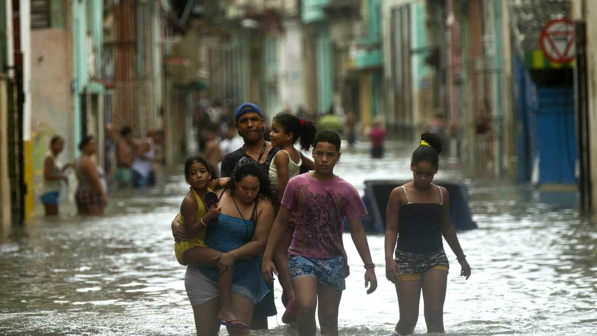 PHOTOS Cuba begins assessing damage after Hurricane Irma