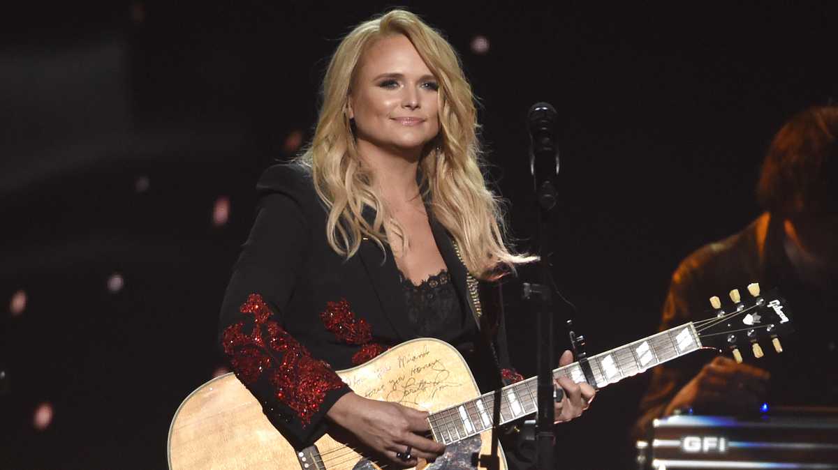 Shelter waives adoption fees after donation from Miranda Lambert Shelter waives adoption fees after donation from Miranda Lambert