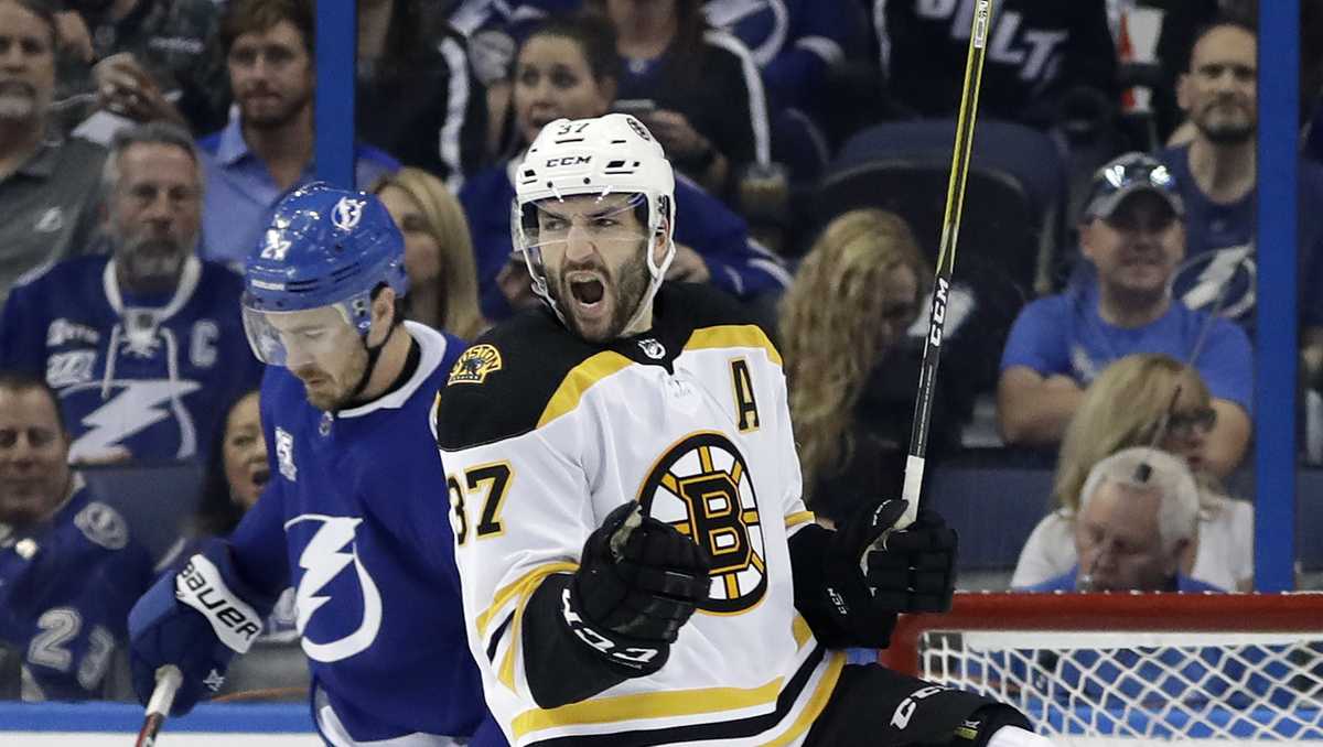 Nash, Bergeron score twice, Bruins beat Lightning in Game 1