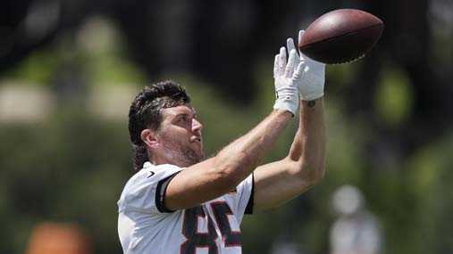 Tyler Eifert on X: Felt great getting back out on the field yesterday with  the guys! #whodey #teammullet 