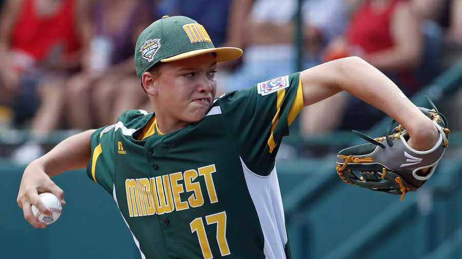 Des Moines, Iowa's Alex Stewart delivers in the fifth inning against Staten Island in U.S. pool play at the Little League World Series baseball tournament in South Williamsport, Pa., Thursday, Aug. 16, 2018. Staten Island won 5-2. (AP Photo/Gene J. Puskar)