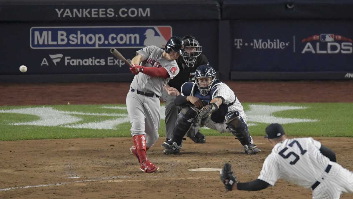 Brock Holt strikes out swinging., 09/16/2018