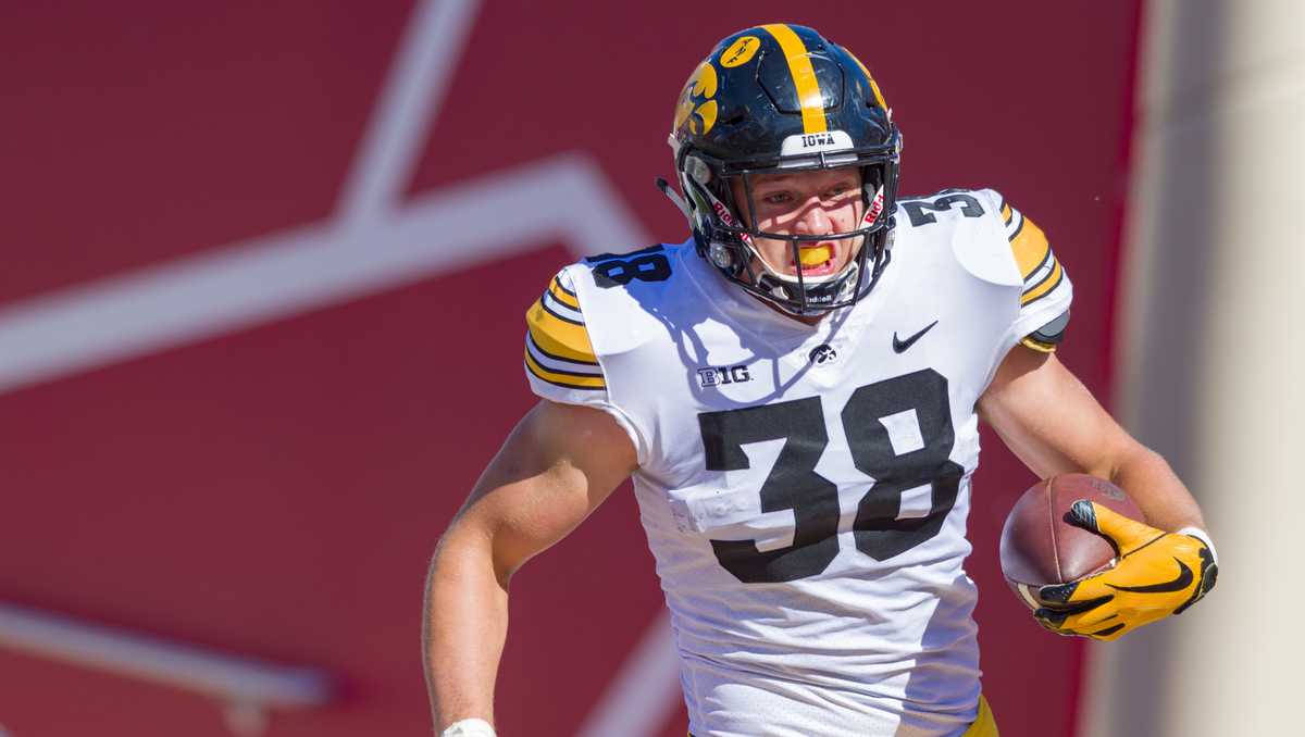 Iowa’s T.J. Hockenson Wins John Mackey Award