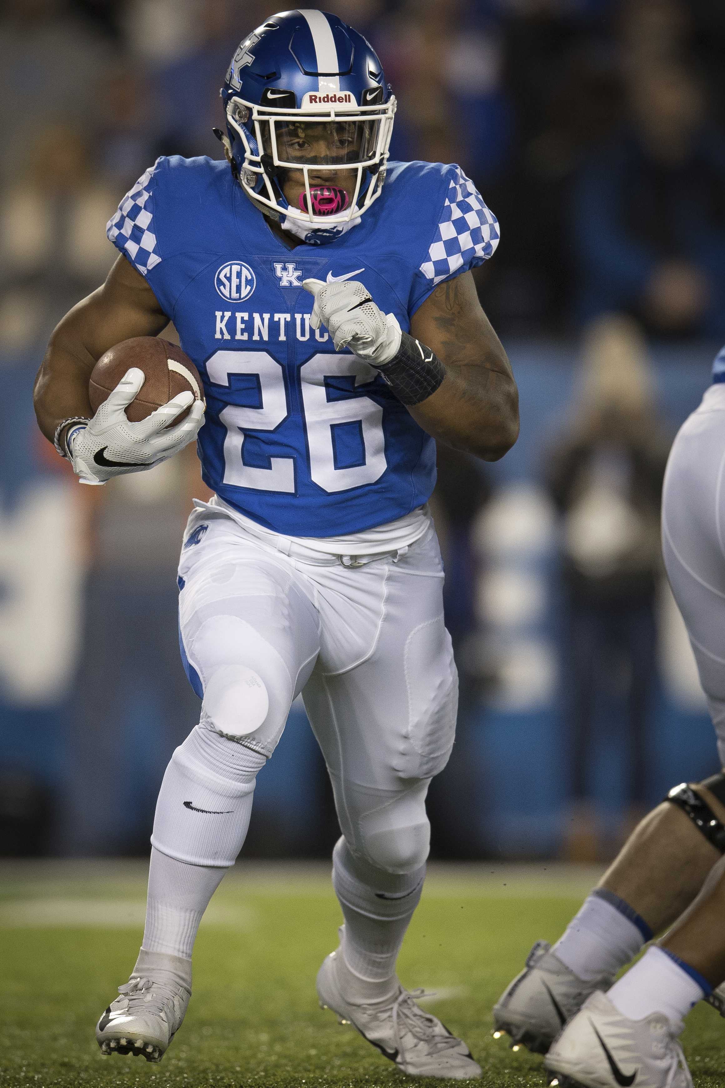 Kentucky Rides Snell To Victory Over Vanderbilt, Becomes Bowl-eligible ...