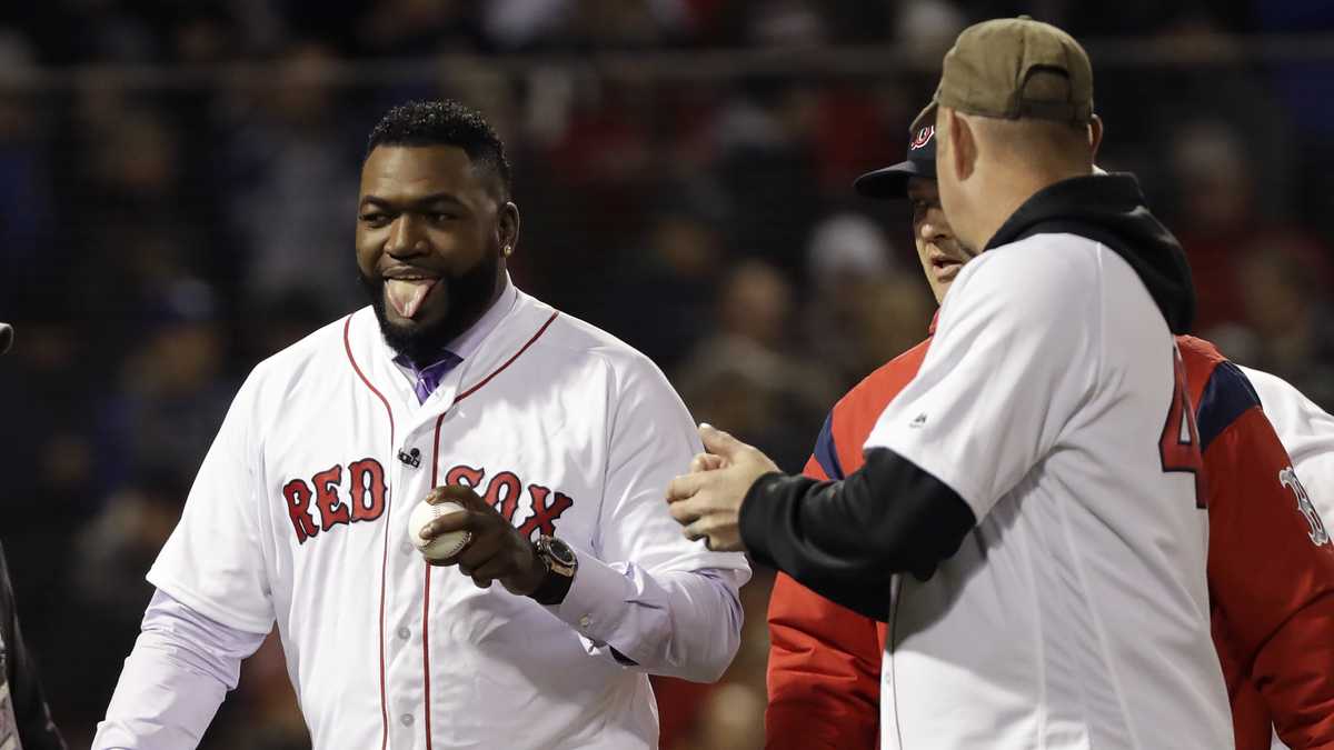 Dave Roberts couldn't help but say hello to his pals on the 2004 Red Sox  before their Game 2 first pitch