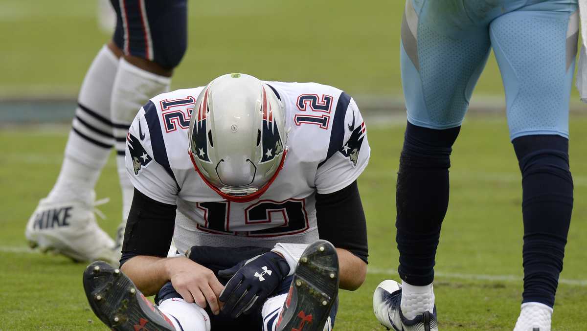 Tom Brady and the Patriots Are Upset by the Titans in a Stunner - The New  York Times