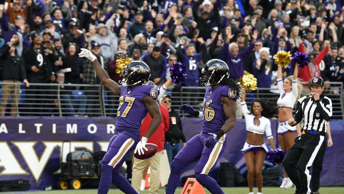 Jackson, Edwards help Ravens run to 34-17 victory over Raiders