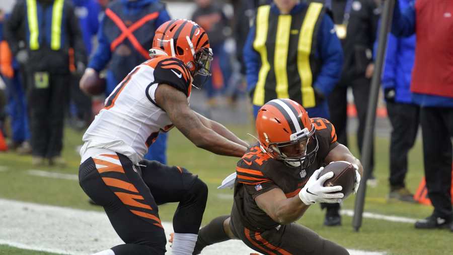 Mayfield throws 3 TD passes as Browns down Bengals 2618 Mayfield throws 3 TD passes as Browns down Bengals 2618