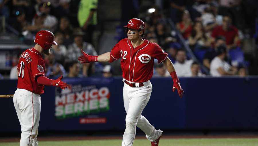 Dietrich, Reds beat Wainwright, Cardinals 5-2 in Mexico