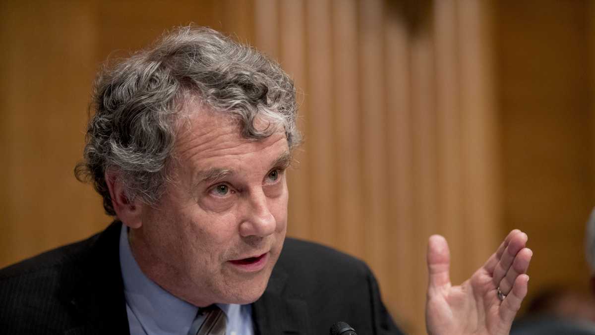 Ohio Sen. Sherrod Brown joins call to invoke 25th Amendment after chaos at the US Capitol