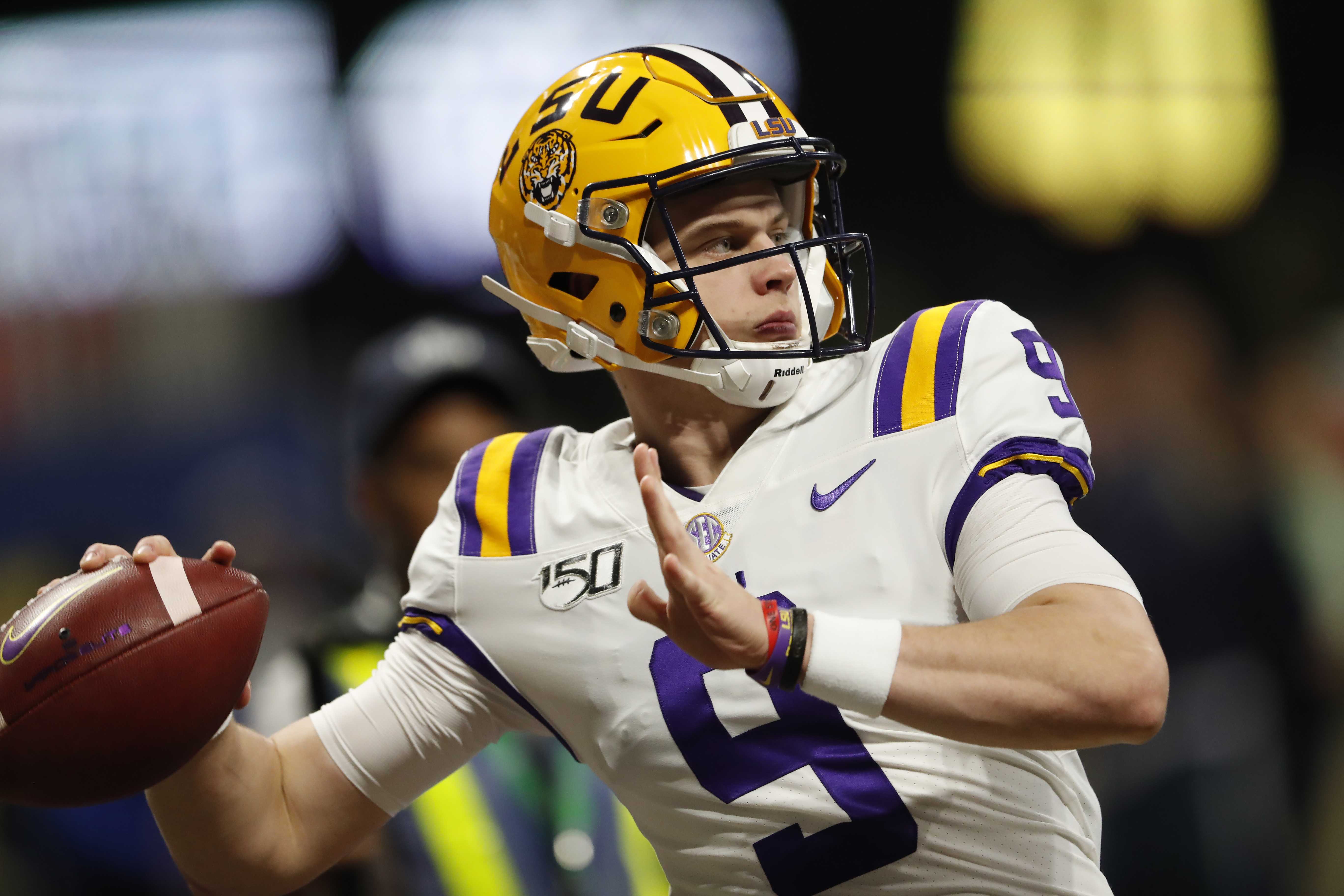 Former LSU star, ESPN analyst makes plea on Joe Burrow's behalf