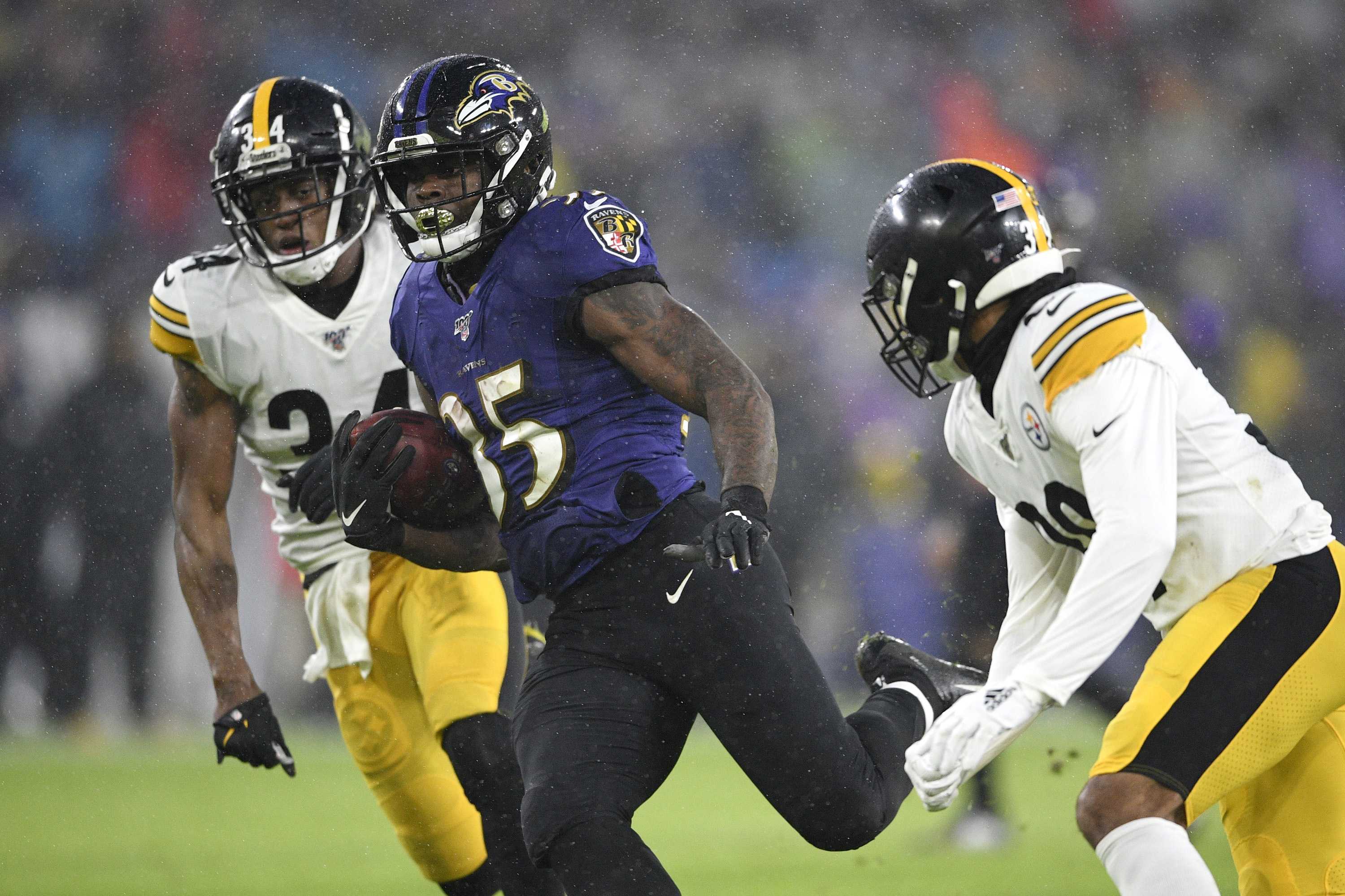 Baltimore Ravens Break NFL Yards Rushing Record For Season