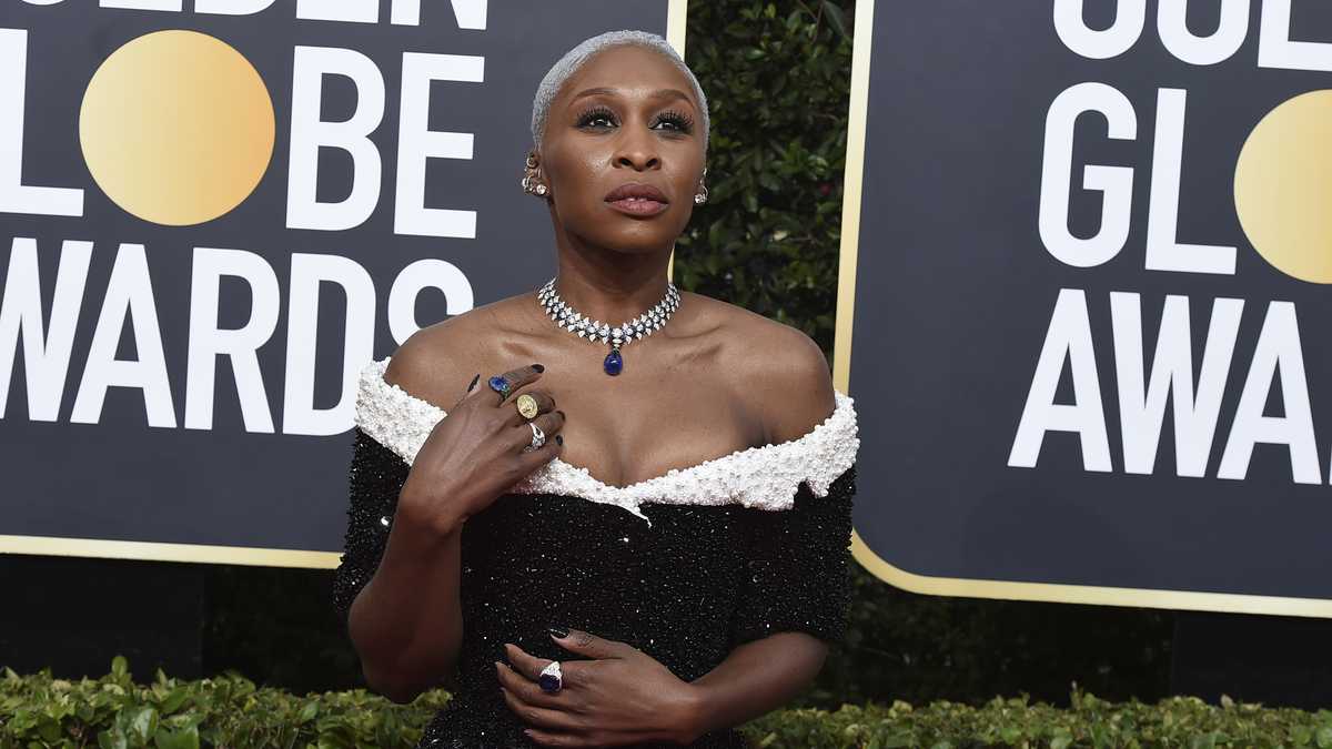 Golden Globes red carpet: Stars show off fashions before awards ceremony