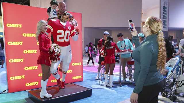 Mitch Holthus kicks off the Chiefs Kingdom Champions Parade pep rally 