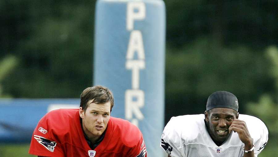 Tom Brady's pregame pass to Randy Moss was just like old times