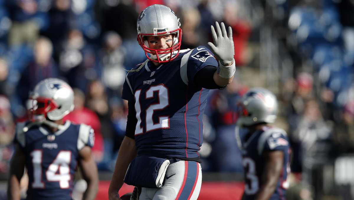 Report: New contract appears to hint Tom Brady could play in 2019