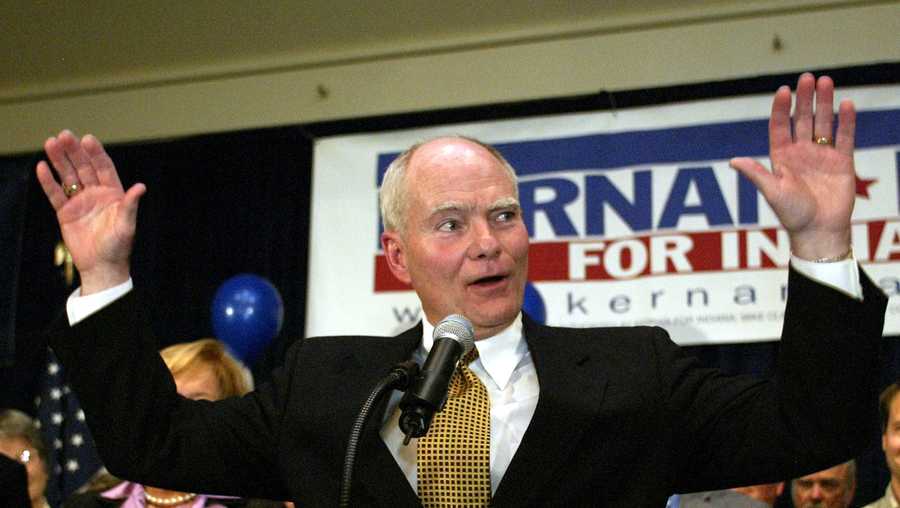 FILE - In this Tuesday, Nov. 2, 2004, file photo, Indiana Gov. Joe Kernan acknowledges the applause of supporters as he concedes to Republican challenger Mitch Daniels in the race for governor in Indianapolis. Former Indiana Gov. Joe Kernan has lost the ability to speak due to Alzheimer&apos;s disease and is living in a care facility, according to a report confirmed by his former press secretary Wednesday, July 8, 2020. (AP Photo/Michael Conroy, File)
