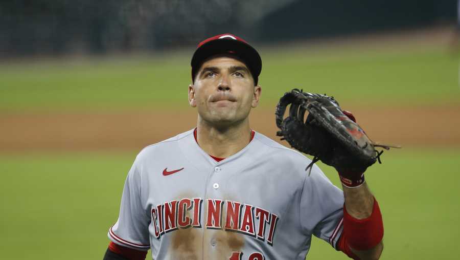 Cincinnati Reds first baseman Joey Votto plays against the Detroit Tigers in the seventh inning of a baseball game in Detroit, Friday, July 31, 2020. (AP Photo/Paul Sancya)