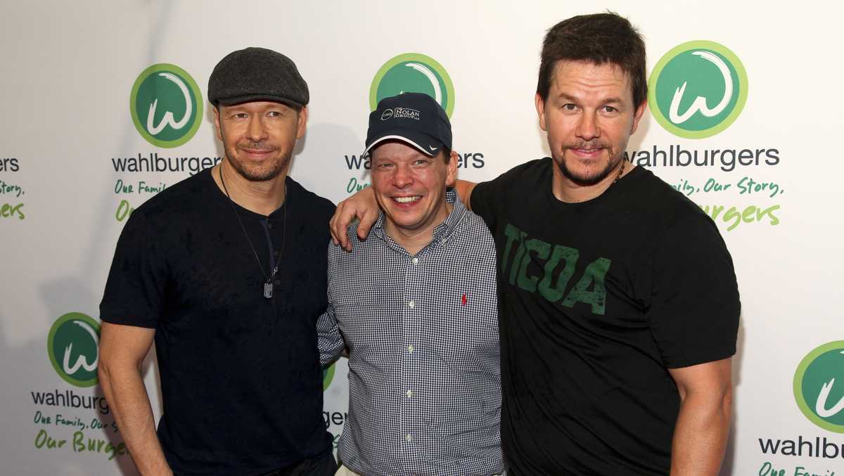 Wahlberg brothers to visit Wahlburgers in Pittsburgh