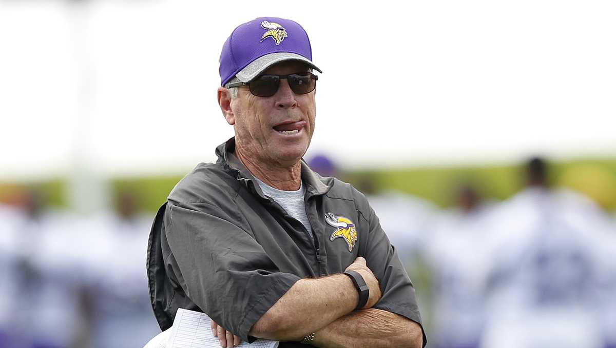 Panthers hire Norv Turner as offensive coordinator