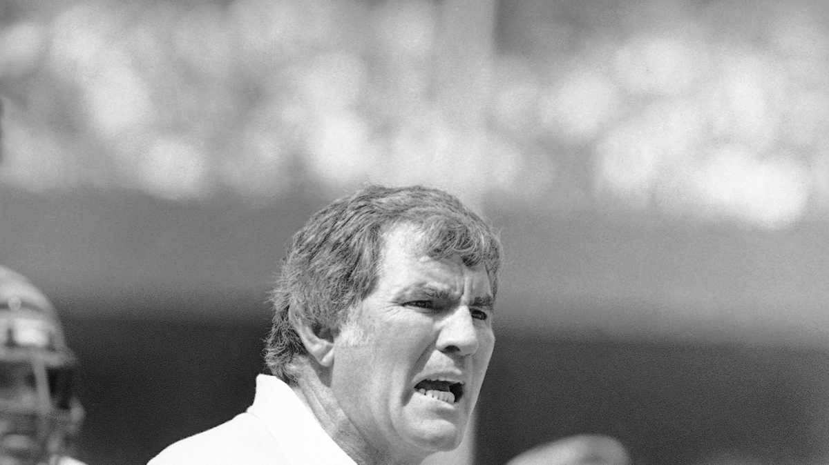 Former Green Bay Packers great Forrest Gregg dies at 85