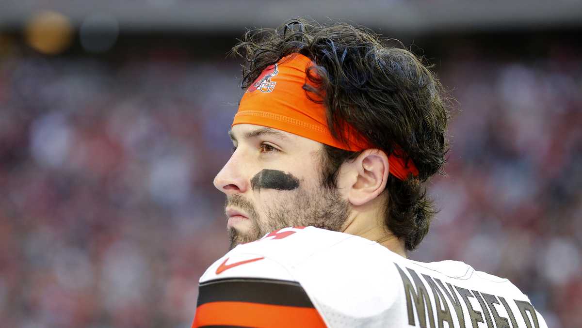 Baker Mayfield told fan to put away a Browns jersey while arriving