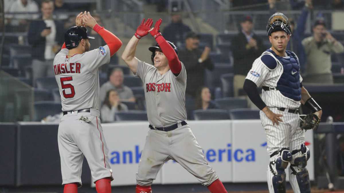 Watch Red Sox hitter Brock Holt make MLB postseason history