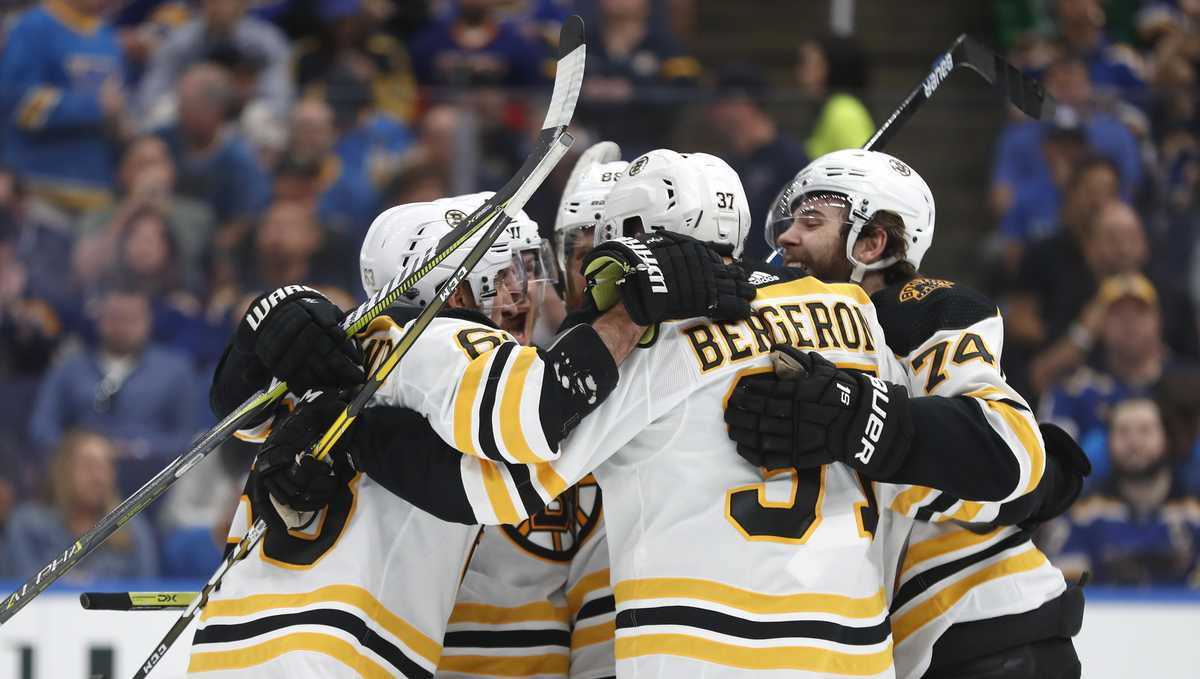 Bruins score 7 goals, blow out Blues in Game 3 of Stanley Cup Final