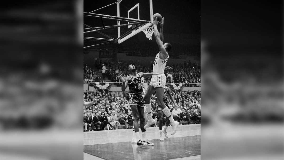 April 16, 1964: SF Warriors beat St. Louis Hawks to reach NBA Finals