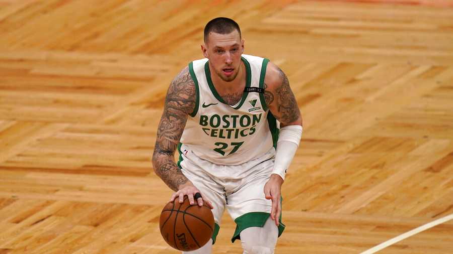 Celtics Trade Daniel Theis Javonte Green Acquire Evan Fournier At Trade Deadline