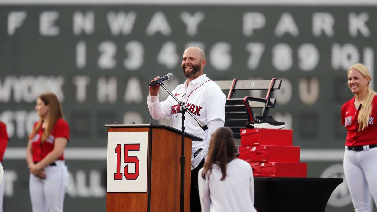 Red Sox second baseman Dustin Pedroia announces his retirement