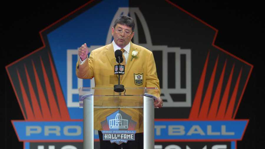 Former San Francisco 49ers owner Edward DeBartolo Jr. delivers his speech during inductions at the Pro Football Hall of Fame Saturday, Aug. 6, 2016, in Canton, Ohio. (AP Photo/David Richard)