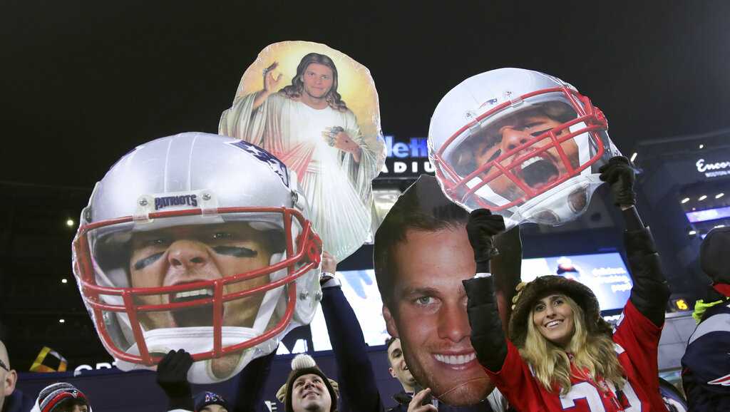 Kind Of Sad Pats Fans Digest News That Tom Bradys Leaving New England